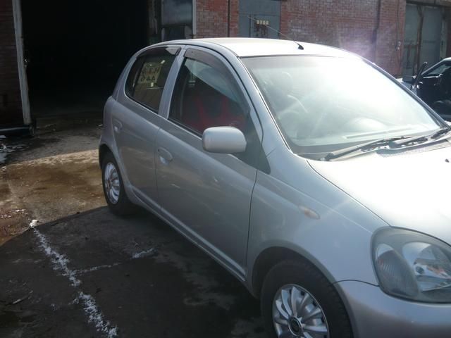 2001 Toyota Vitz