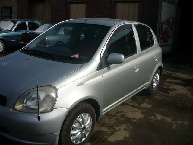 2001 Toyota Vitz