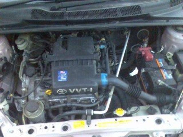 2001 Toyota Vitz