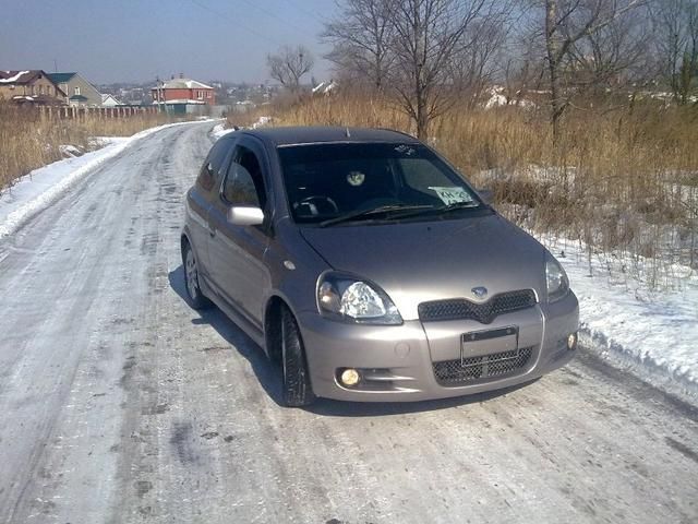 2001 Toyota Vitz