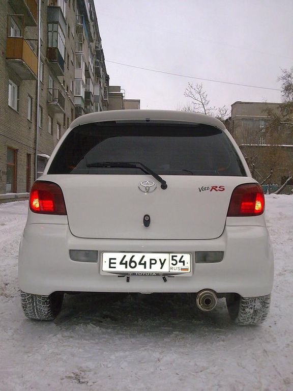 2001 Toyota Vitz