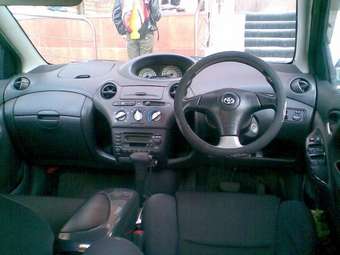 2001 Vitz