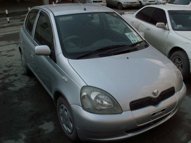 2001 Toyota Vitz