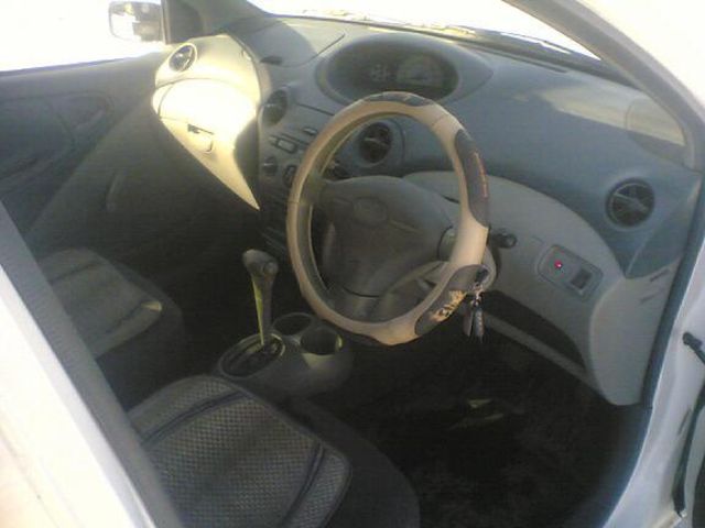 2001 Toyota Vitz