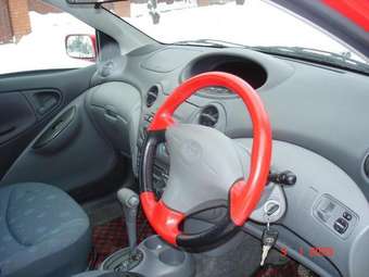 2001 Vitz