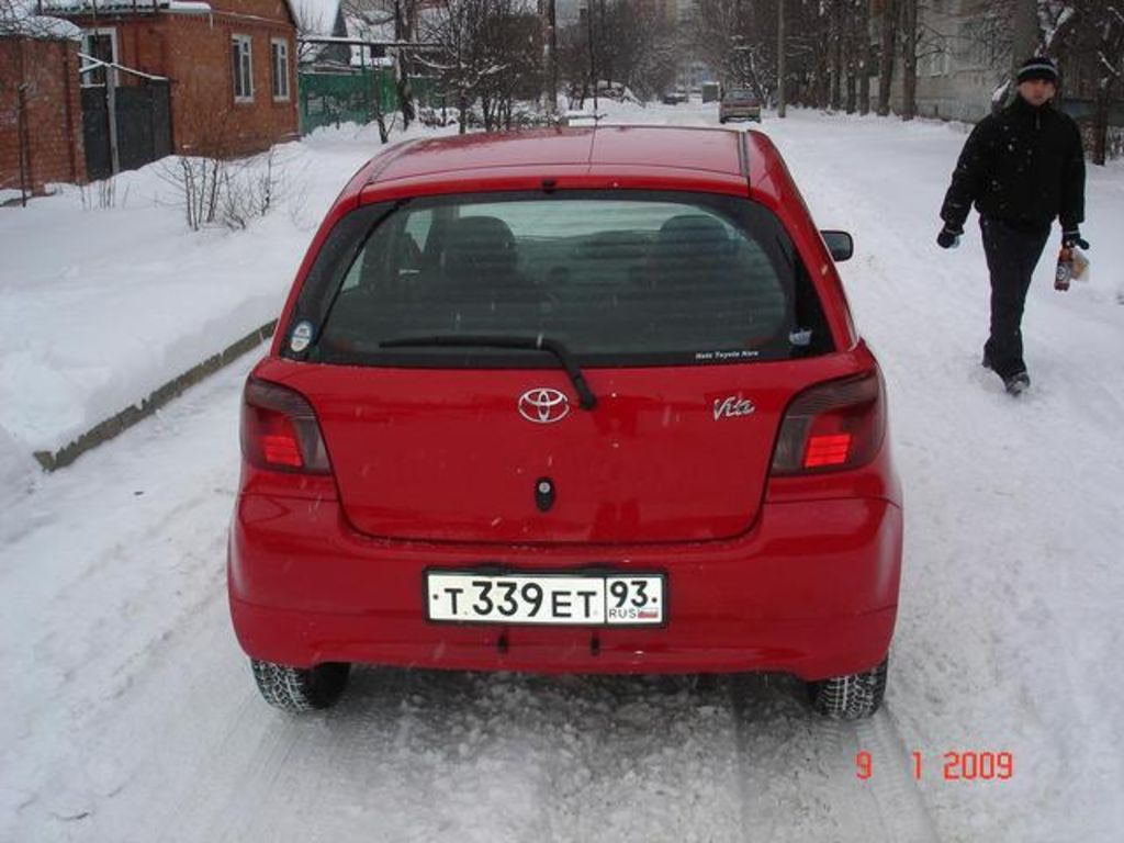 2001 Toyota Vitz