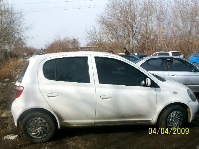2001 Toyota Vitz
