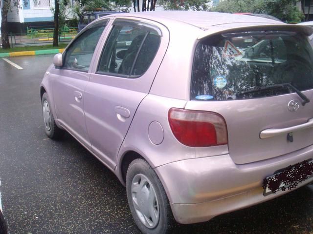 2001 Toyota Vitz