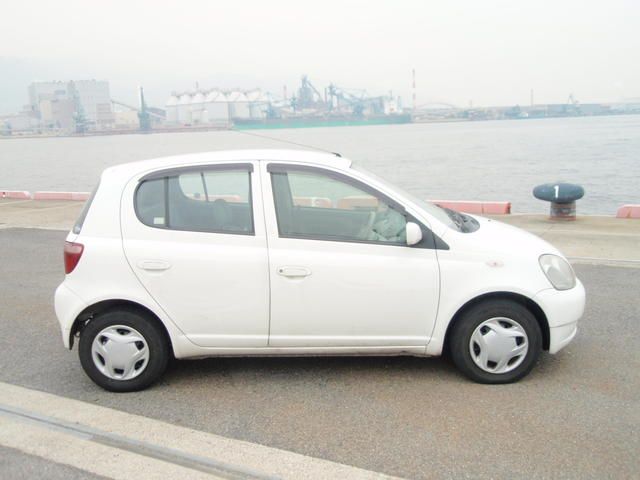 2001 Toyota Vitz