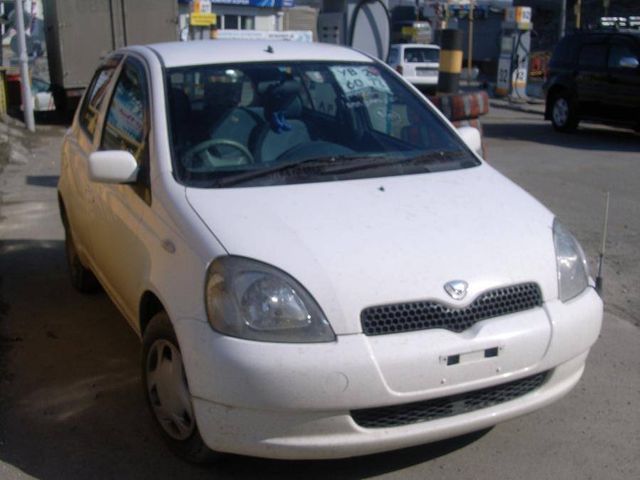 2001 Toyota Vitz