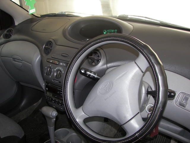 2001 Toyota Vitz