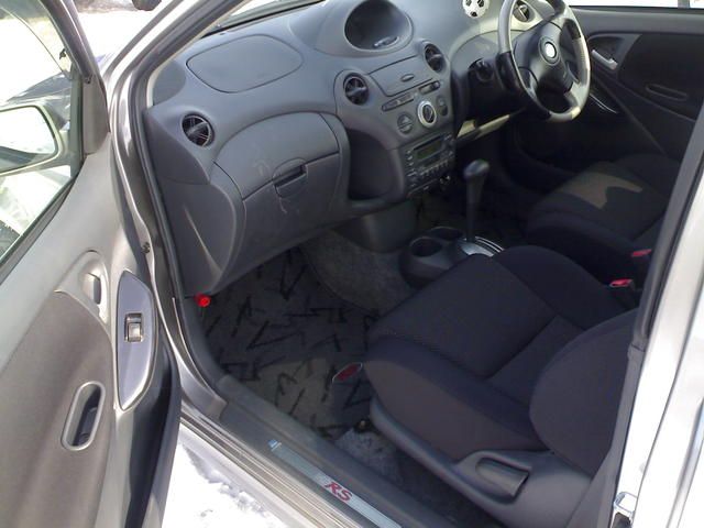 2001 Toyota Vitz