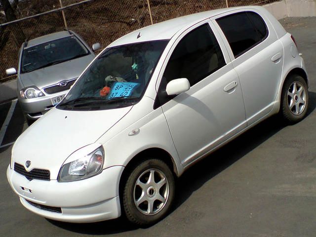 2001 Toyota Vitz