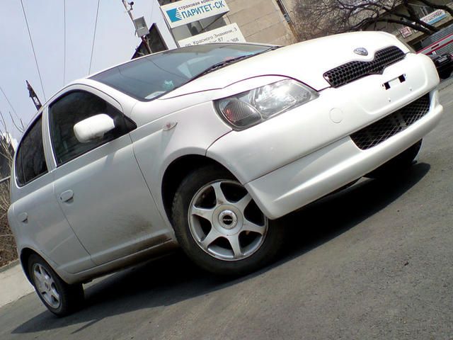 2001 Toyota Vitz