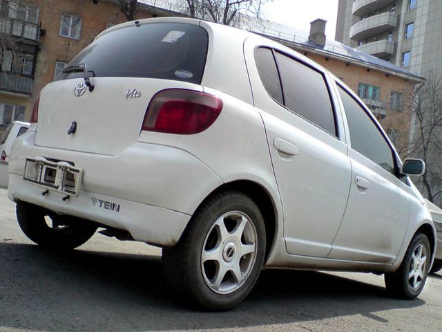 2001 Toyota Vitz