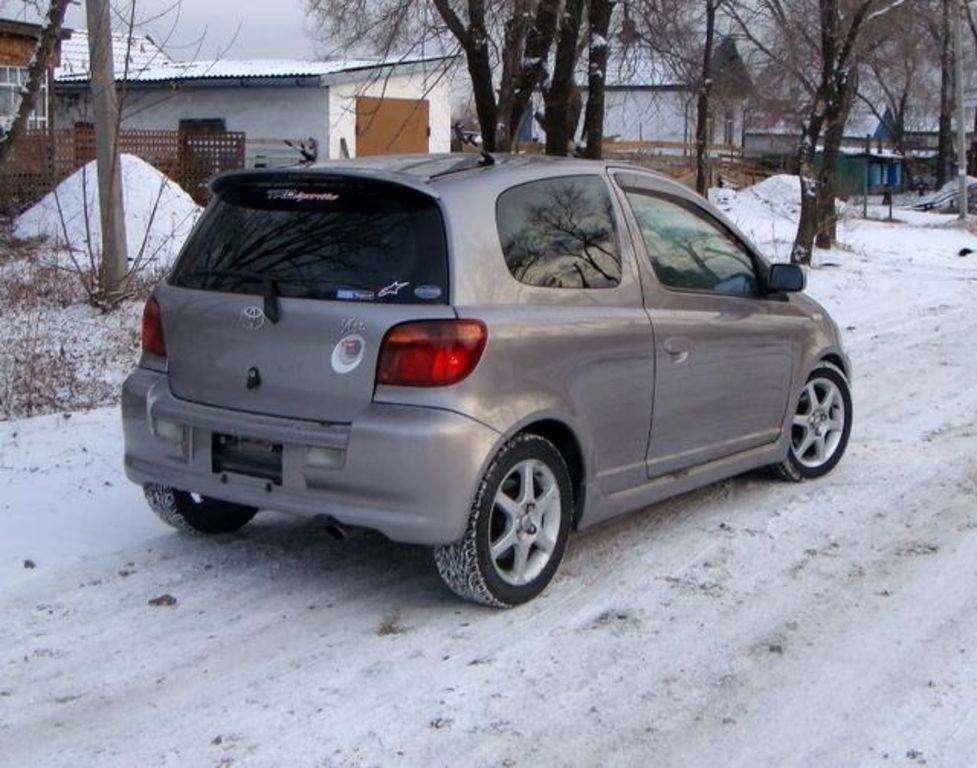 2001 Toyota Vitz