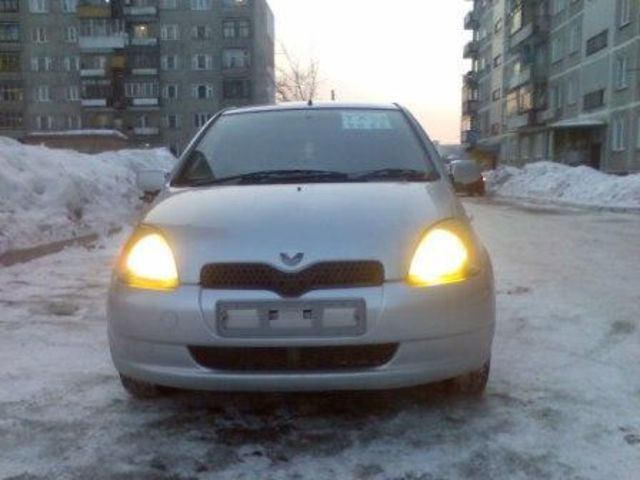2001 Toyota Vitz