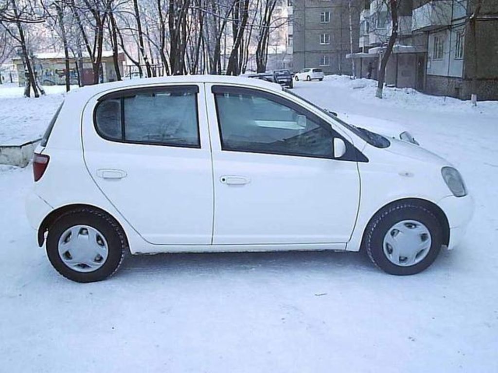 2001 Toyota Vitz