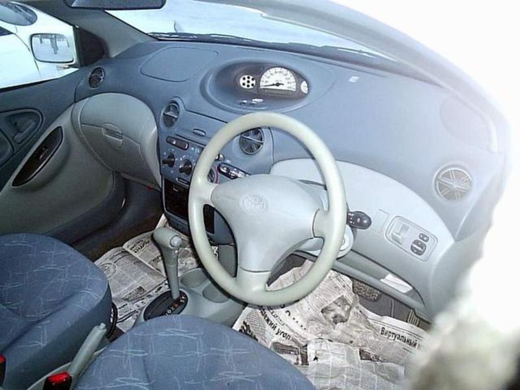 2001 Toyota Vitz