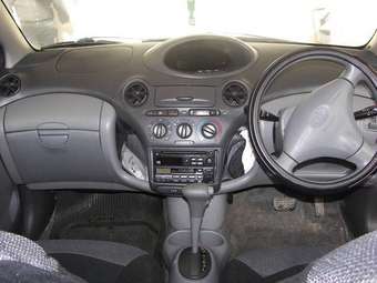 2001 Vitz