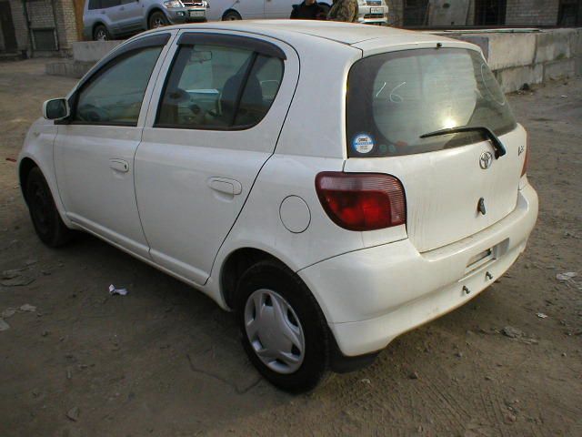 2001 Toyota Vitz