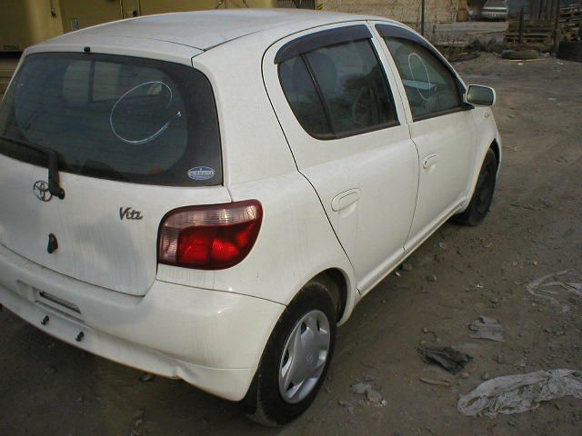 2001 Toyota Vitz