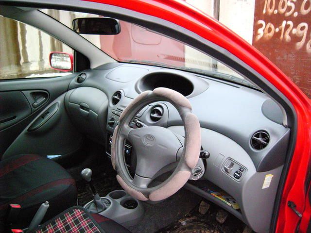 2001 Toyota Vitz