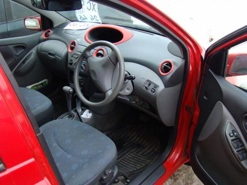 2001 Toyota Vitz