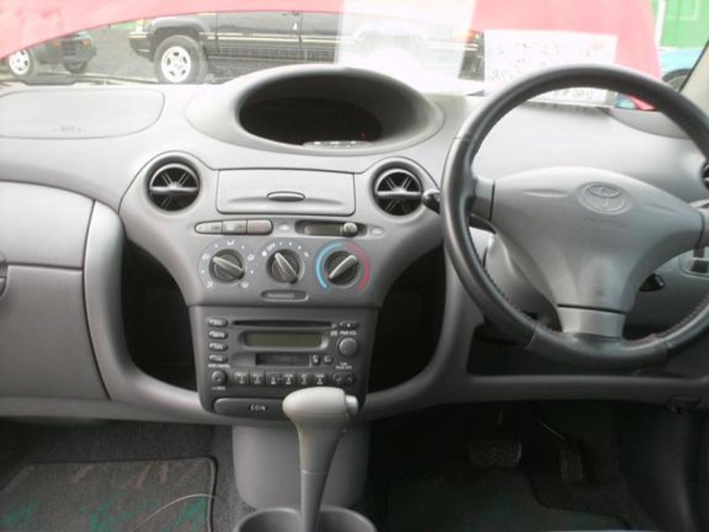 2001 Toyota Vitz