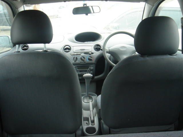 2001 Toyota Vitz