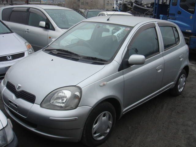 2001 Toyota Vitz