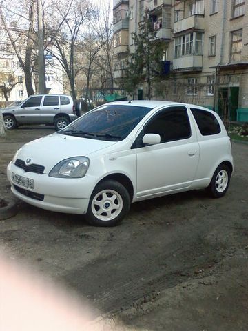 2001 Toyota Vitz