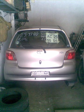 2001 Toyota Vitz