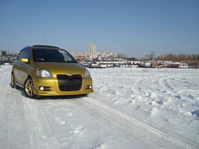 2001 Toyota Vitz