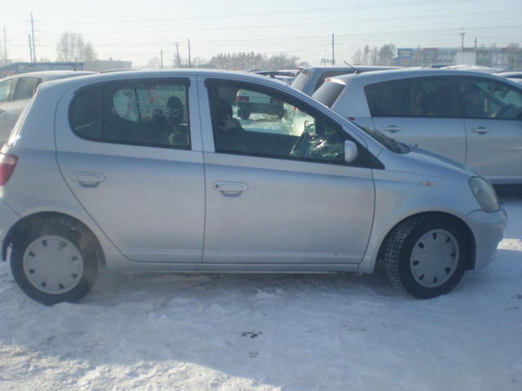 2001 Toyota Vitz