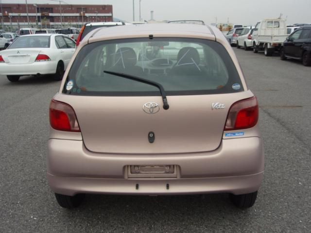 2001 Toyota Vitz