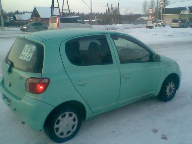 2001 Toyota Vitz