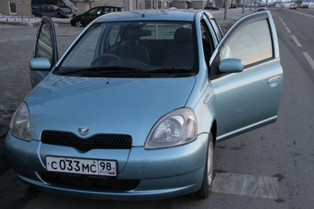2001 Toyota Vitz