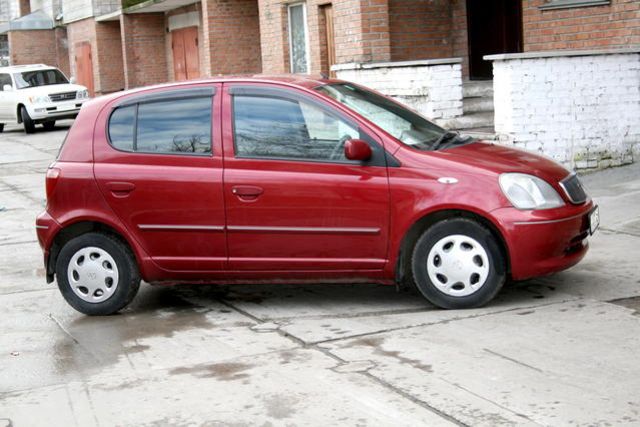 2001 Toyota Vitz