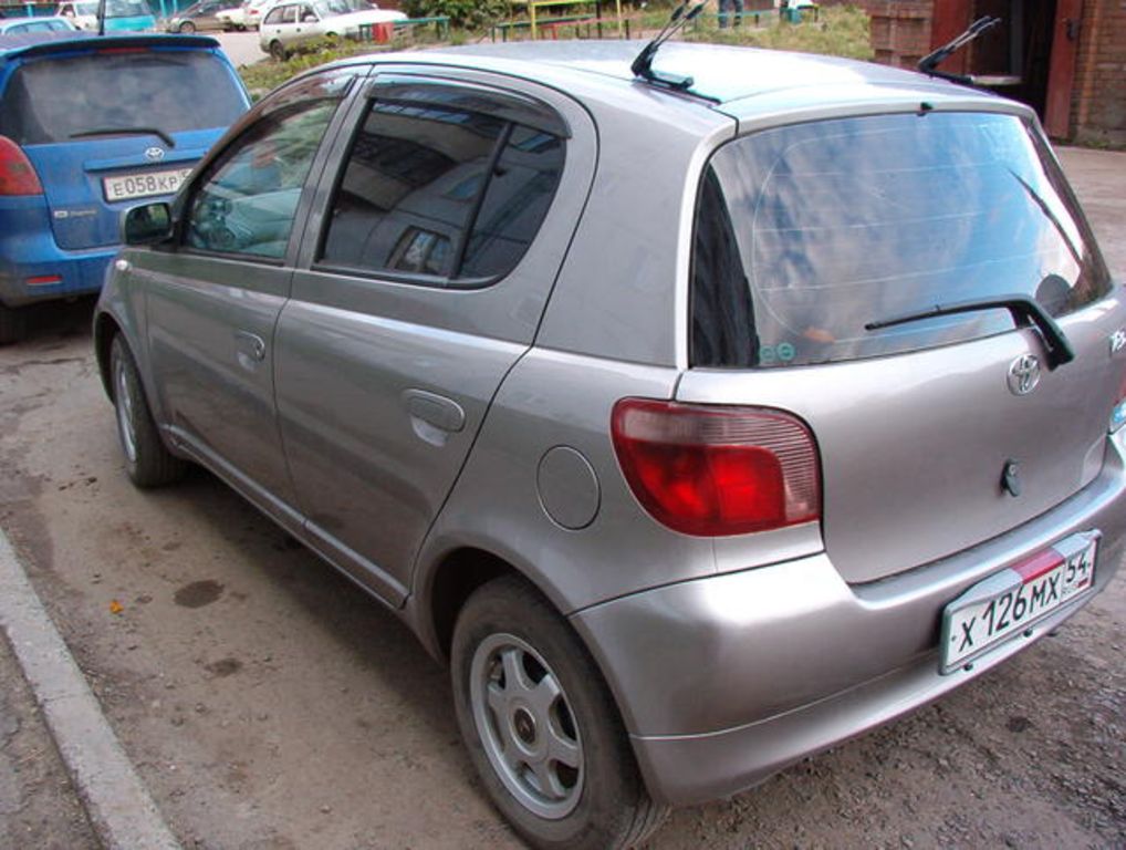 2001 Toyota Vitz