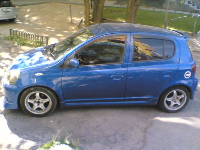 2001 Toyota Vitz