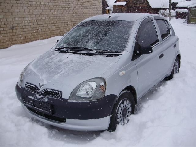 2001 Toyota Vitz