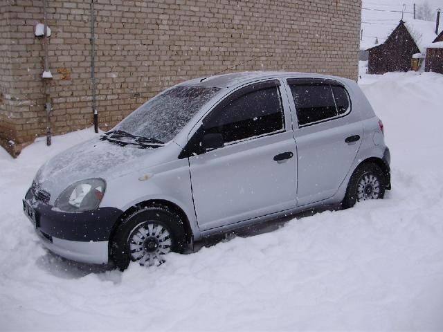 2001 Toyota Vitz