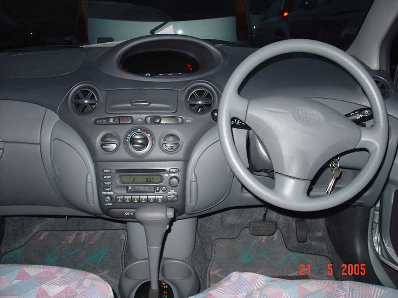 2001 Toyota Vitz Pictures