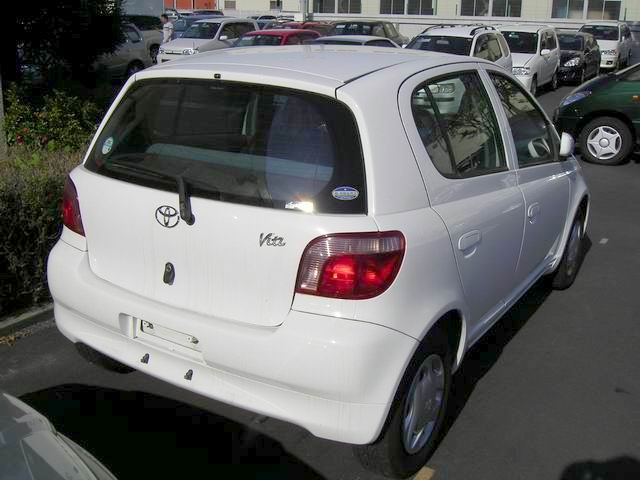 2001 Toyota Vitz Pictures