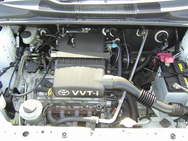 2001 Toyota Vitz Images