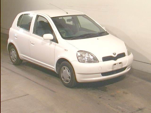 2001 Toyota Vitz Photos