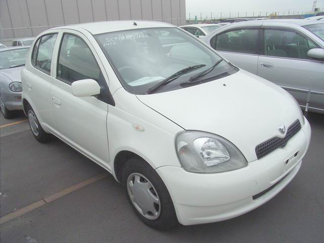 2001 Toyota Vitz Photos