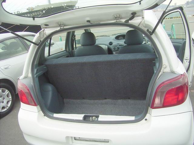 2001 Toyota Vitz Pictures