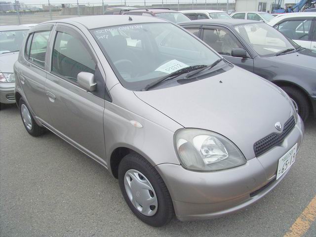 2001 Toyota Vitz Pictures